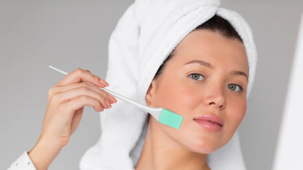 Skin looks after peeling acnelan.