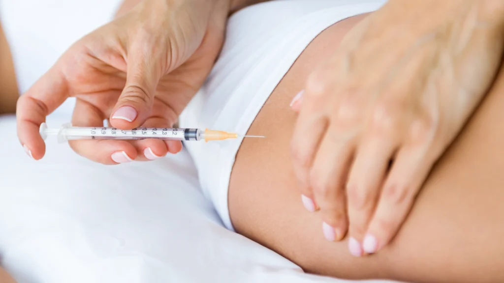 Know the factors that decrease lipolysis in adipose tissue.