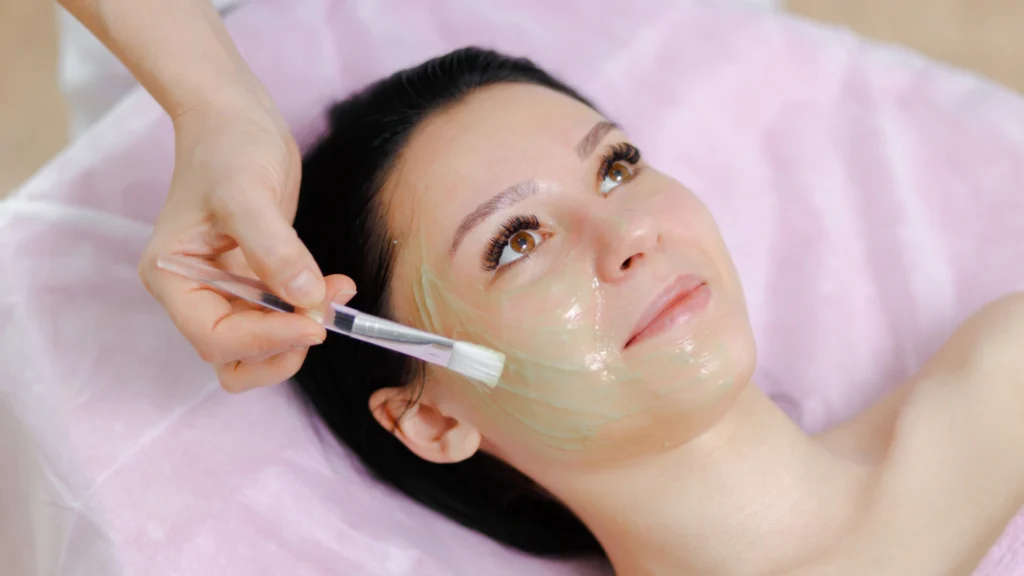 Know what acnelan peel is and acnelan treatment price in Toronto.