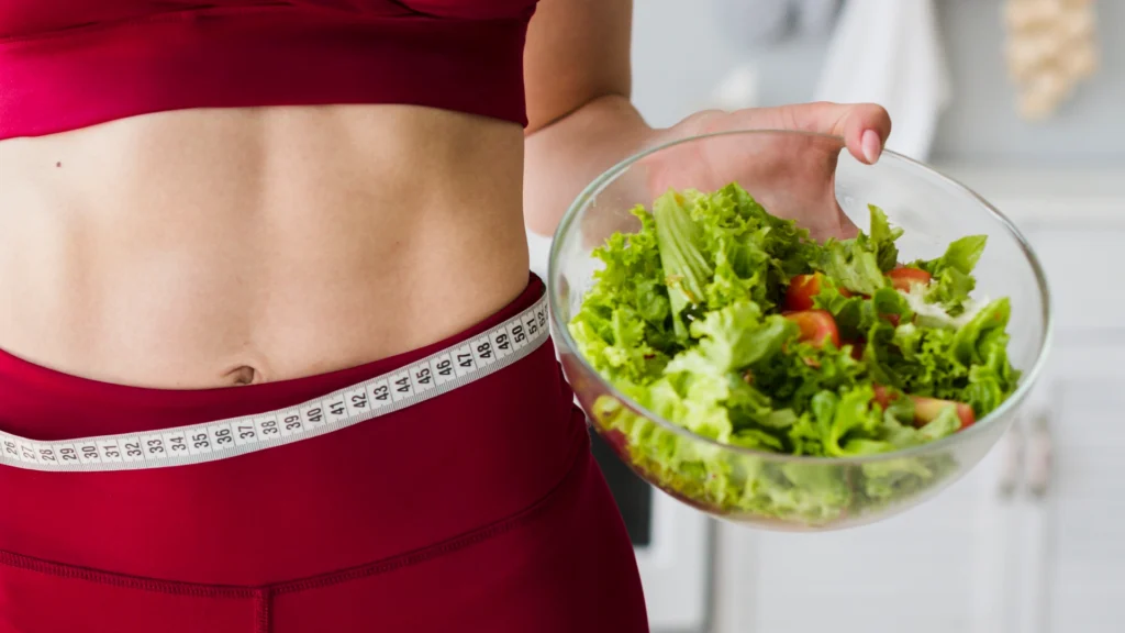 Sustainable calorie deficit plan for natural lipolysis.