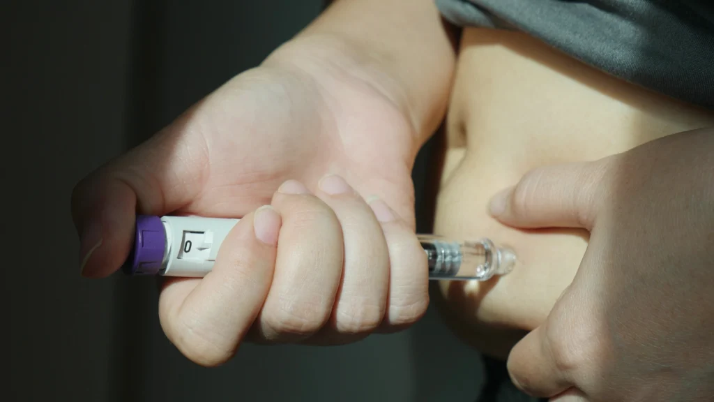 Connection between retatrutide lipolysis and fat breakdown. 